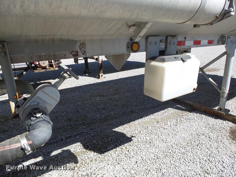 image for item DA2617 1974 Trailmobile F14S4CC1H tank trailer