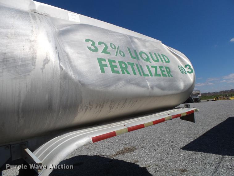 image for item DA2617 1974 Trailmobile F14S4CC1H tank trailer