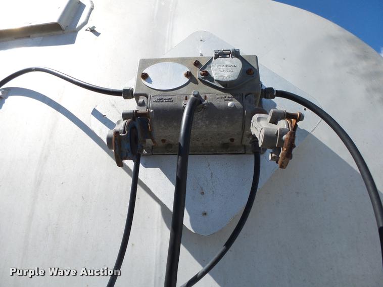 image for item DA2617 1974 Trailmobile F14S4CC1H tank trailer