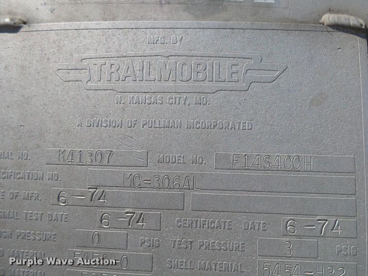 image for item DA2617 1974 Trailmobile F14S4CC1H tank trailer