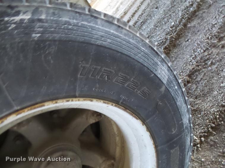 image for item DA3389 1993 CPS double hopper grain trailer