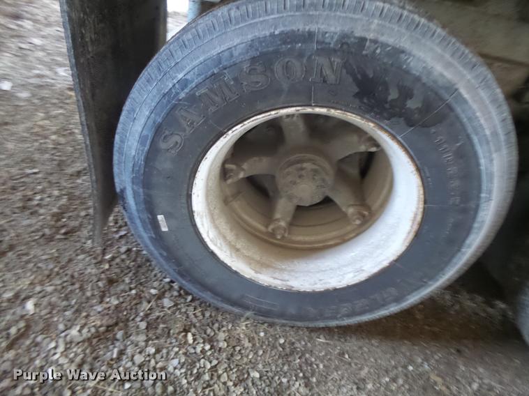 image for item DA3389 1993 CPS double hopper grain trailer