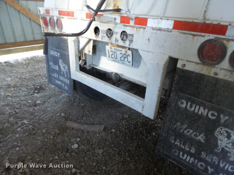 image for item DA3389 1993 CPS double hopper grain trailer