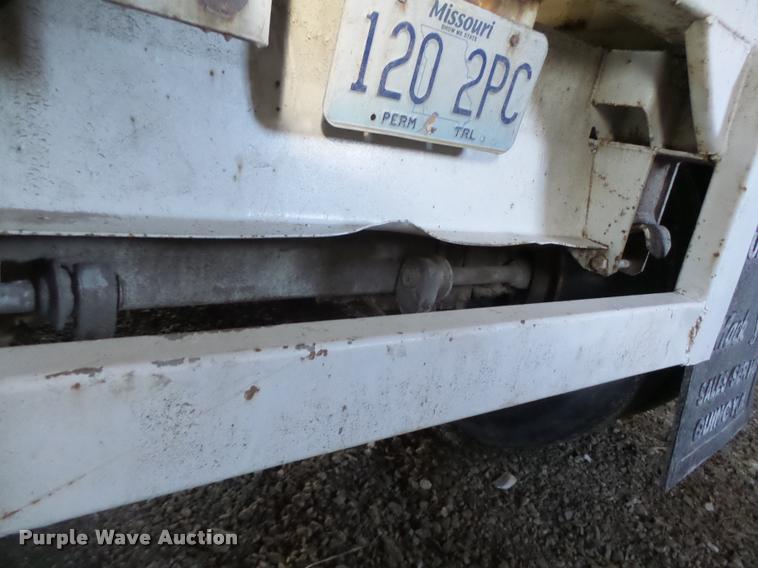 image for item DA3389 1993 CPS double hopper grain trailer