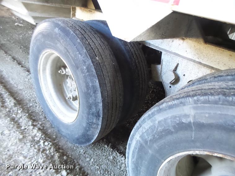 image for item DA3389 1993 CPS double hopper grain trailer