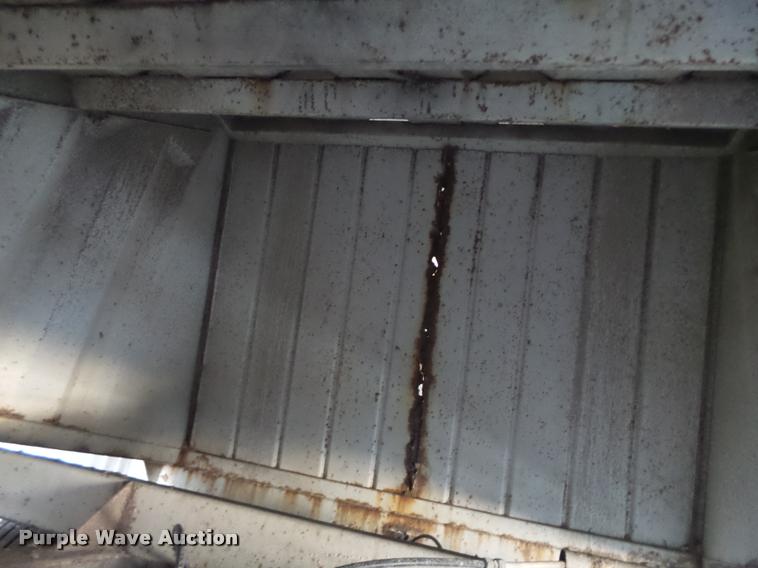 image for item DA3389 1993 CPS double hopper grain trailer