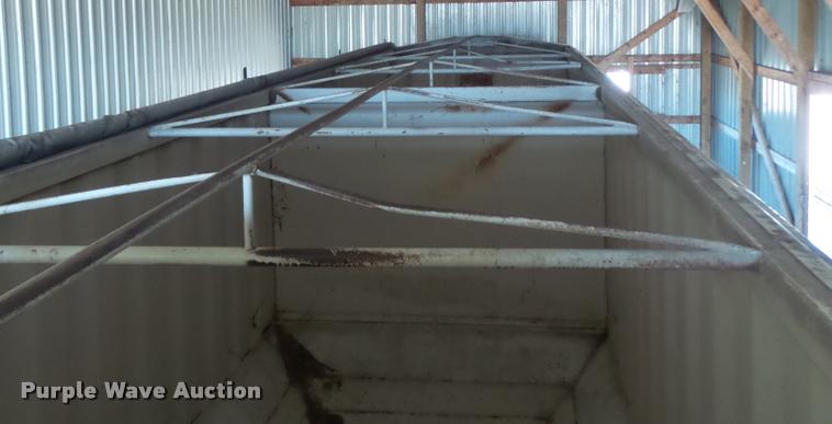 image for item DA3389 1993 CPS double hopper grain trailer