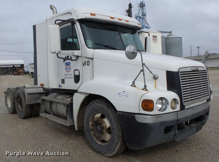 image for item DA3423 1998 Freightliner Century Class semi truck