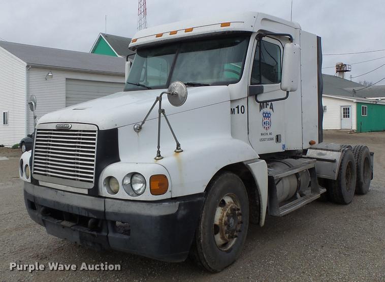 image for item DA3423 1998 Freightliner Century Class semi truck