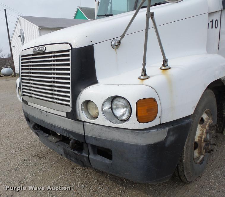 image for item DA3423 1998 Freightliner Century Class semi truck