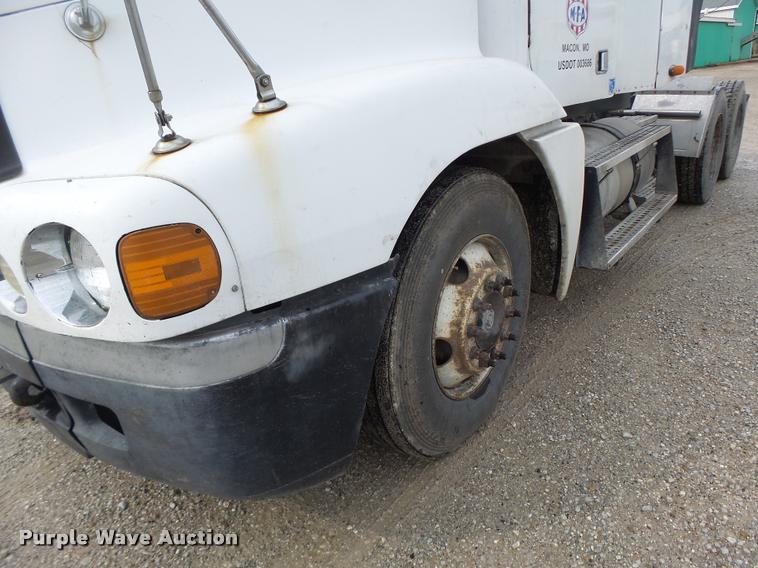 image for item DA3423 1998 Freightliner Century Class semi truck