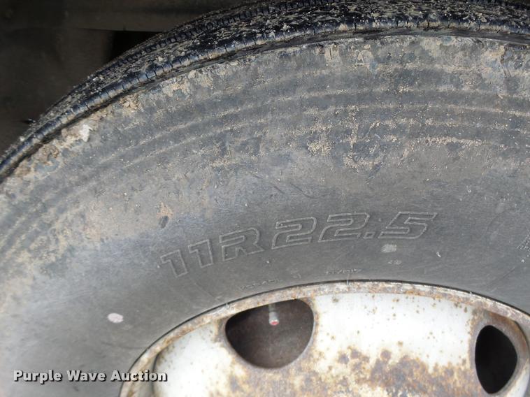 image for item DA3423 1998 Freightliner Century Class semi truck