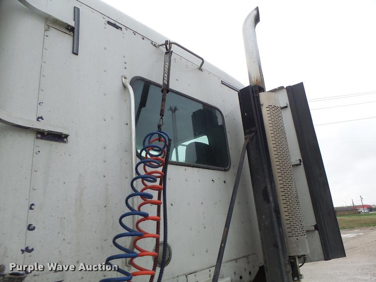 image for item DA3423 1998 Freightliner Century Class semi truck