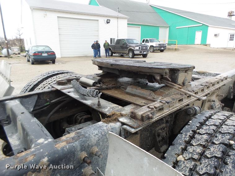 image for item DA3423 1998 Freightliner Century Class semi truck