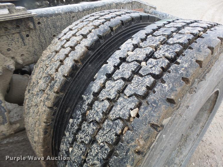 image for item DA3423 1998 Freightliner Century Class semi truck