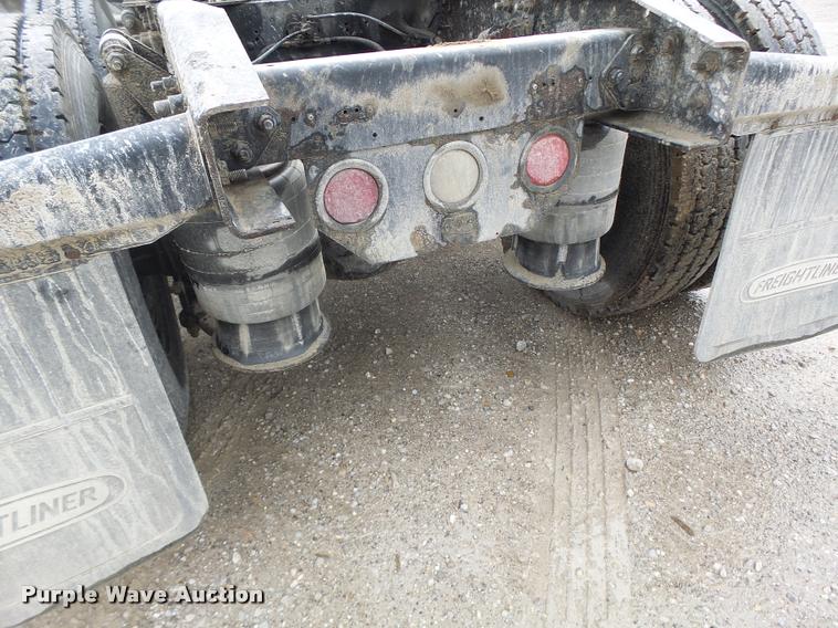 image for item DA3423 1998 Freightliner Century Class semi truck