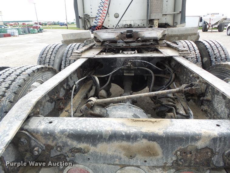 image for item DA3423 1998 Freightliner Century Class semi truck