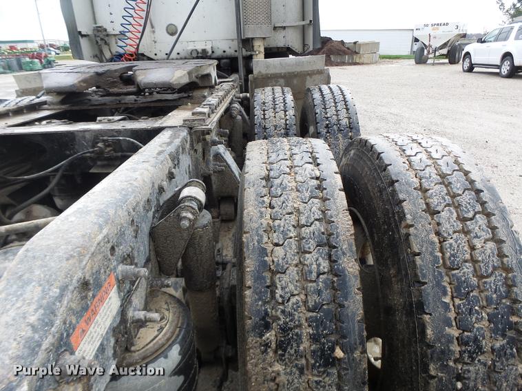 image for item DA3423 1998 Freightliner Century Class semi truck