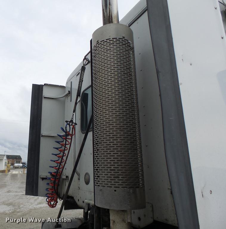 image for item DA3423 1998 Freightliner Century Class semi truck