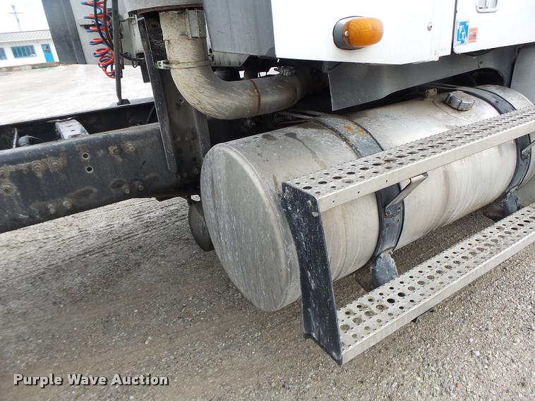 image for item DA3423 1998 Freightliner Century Class semi truck