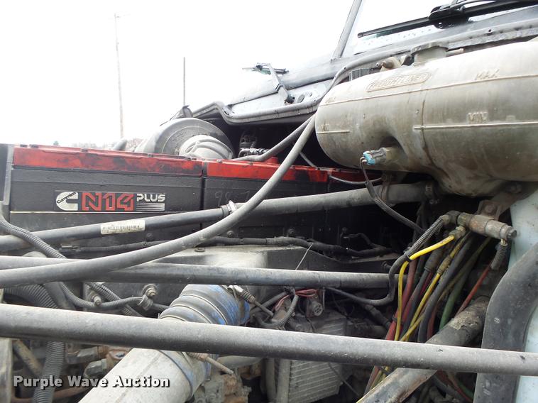 image for item DA3423 1998 Freightliner Century Class semi truck