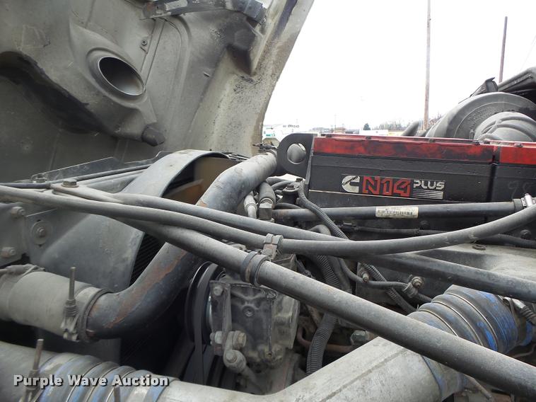 image for item DA3423 1998 Freightliner Century Class semi truck