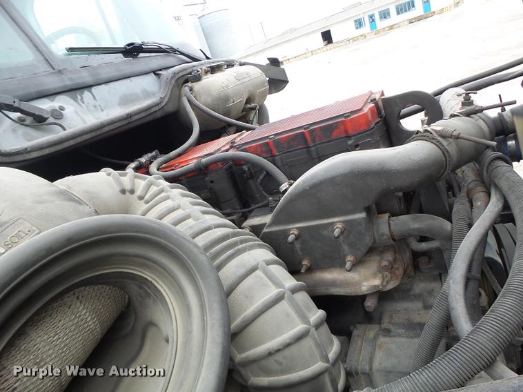 image for item DA3423 1998 Freightliner Century Class semi truck