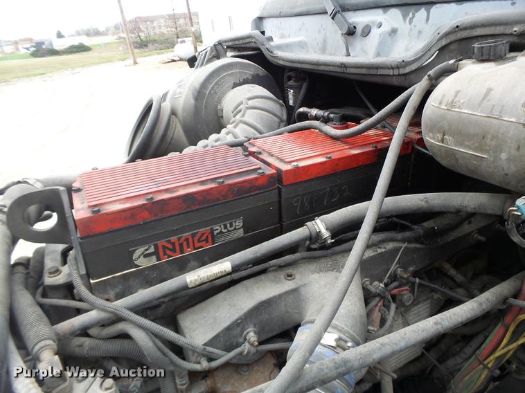 image for item DA3423 1998 Freightliner Century Class semi truck