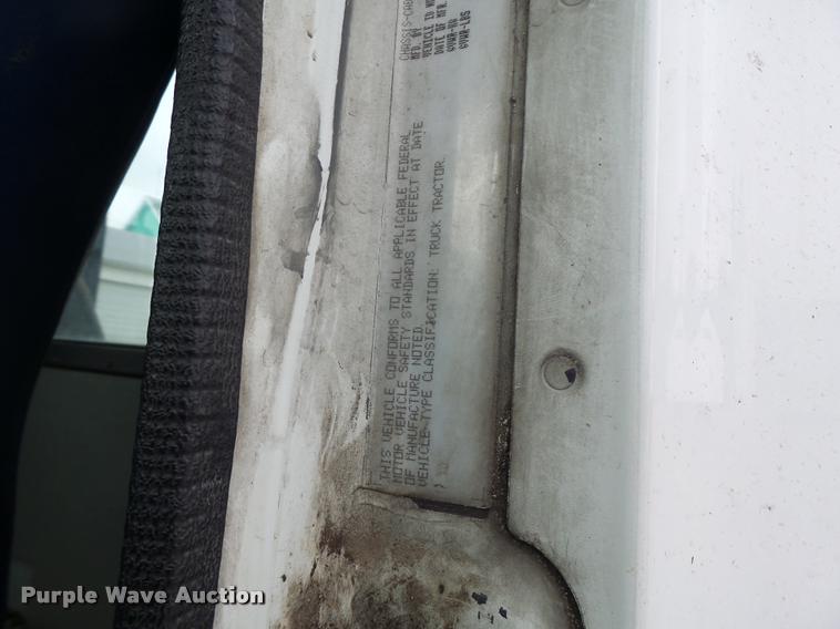 image for item DA3423 1998 Freightliner Century Class semi truck