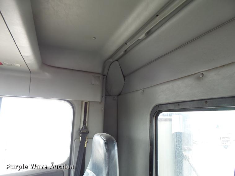 image for item DA3423 1998 Freightliner Century Class semi truck