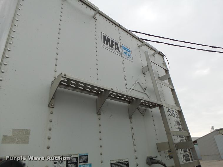 image for item DA3428 1998 Wilson DWH-400 double hopper grain trailer