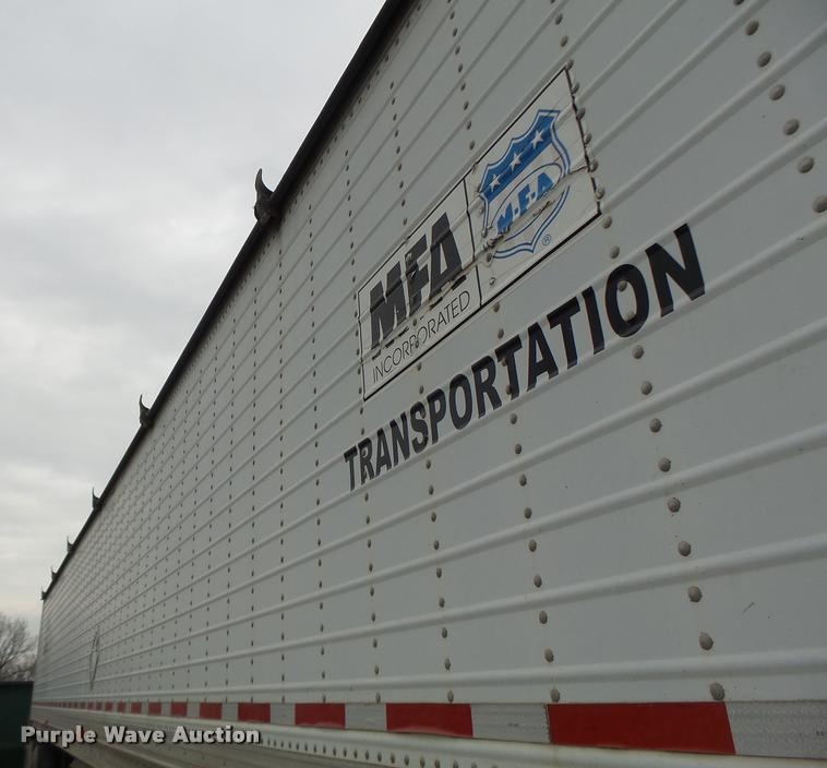 image for item DA3428 1998 Wilson DWH-400 double hopper grain trailer