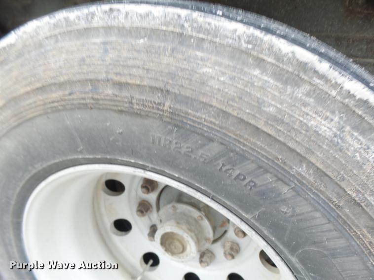 image for item DA3428 1998 Wilson DWH-400 double hopper grain trailer