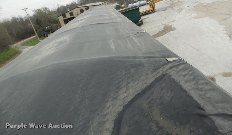 image for item DA3428 1998 Wilson DWH-400 double hopper grain trailer