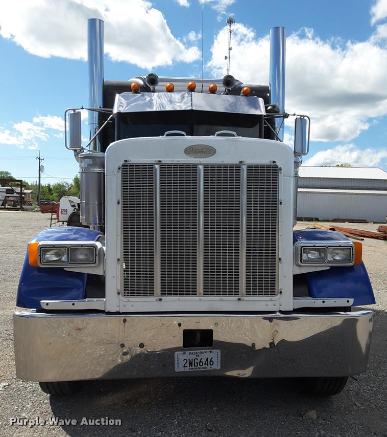 image for item DA6014 1996 Peterbilt 379 semi truck
