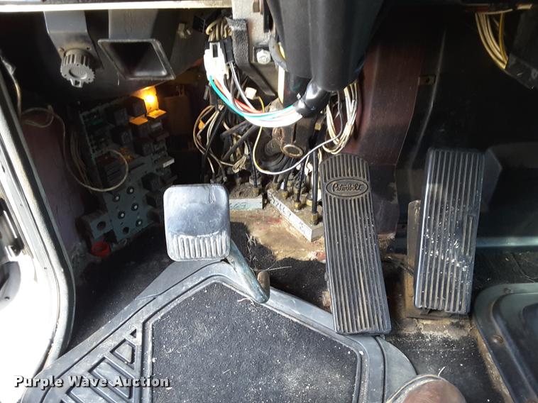 image for item DA6014 1996 Peterbilt 379 semi truck