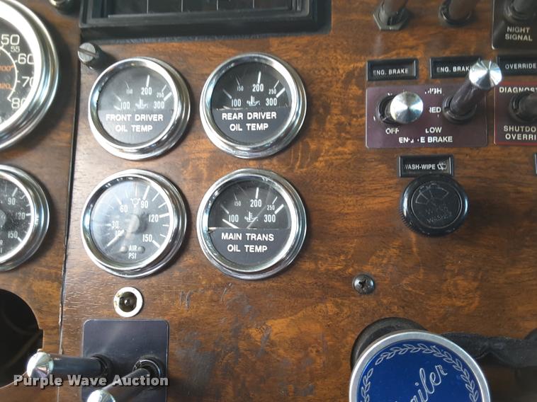 image for item DA6014 1996 Peterbilt 379 semi truck