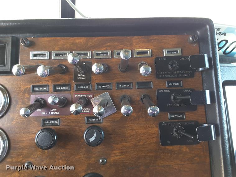 image for item DA6014 1996 Peterbilt 379 semi truck