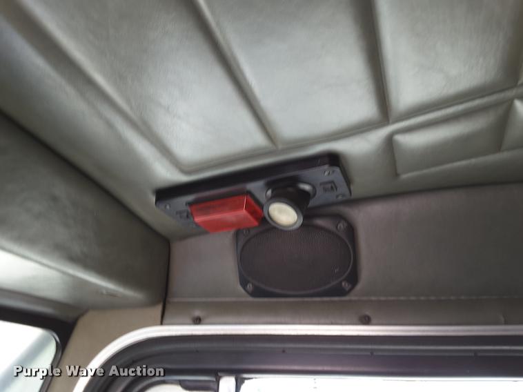 image for item DA6014 1996 Peterbilt 379 semi truck