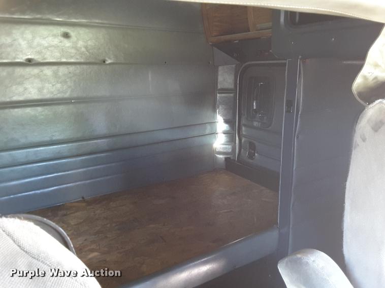 image for item DA6014 1996 Peterbilt 379 semi truck