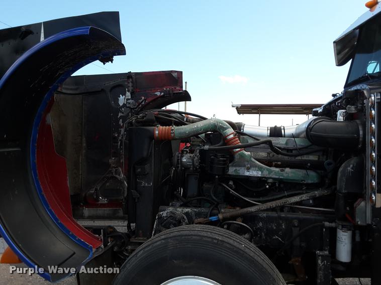 image for item DA6014 1996 Peterbilt 379 semi truck