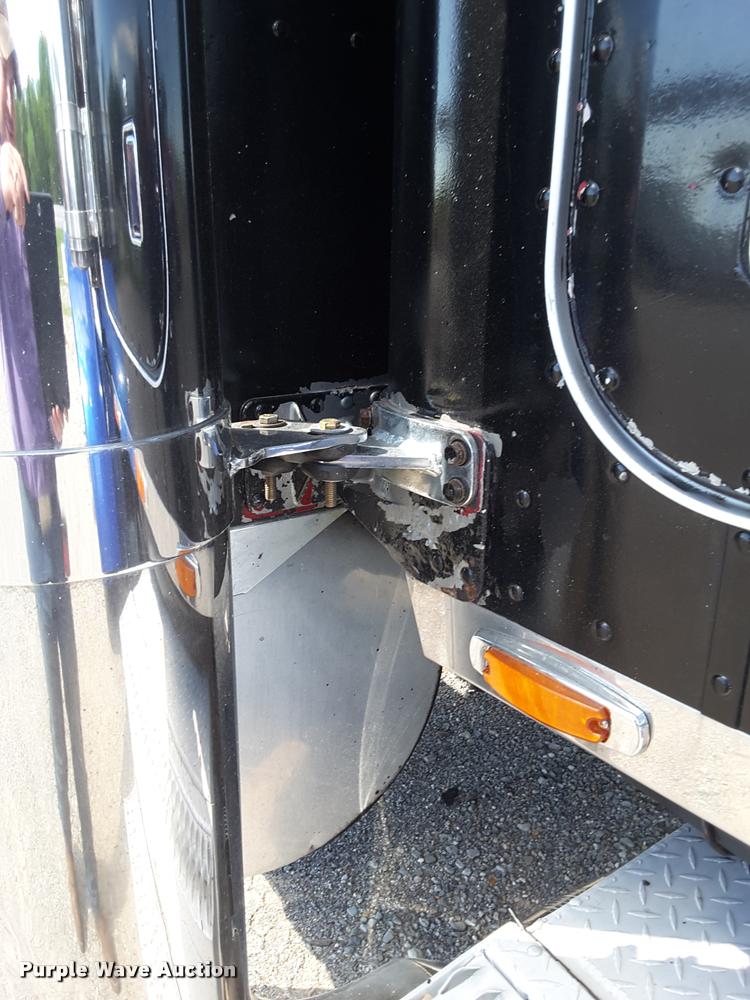 image for item DA6014 1996 Peterbilt 379 semi truck