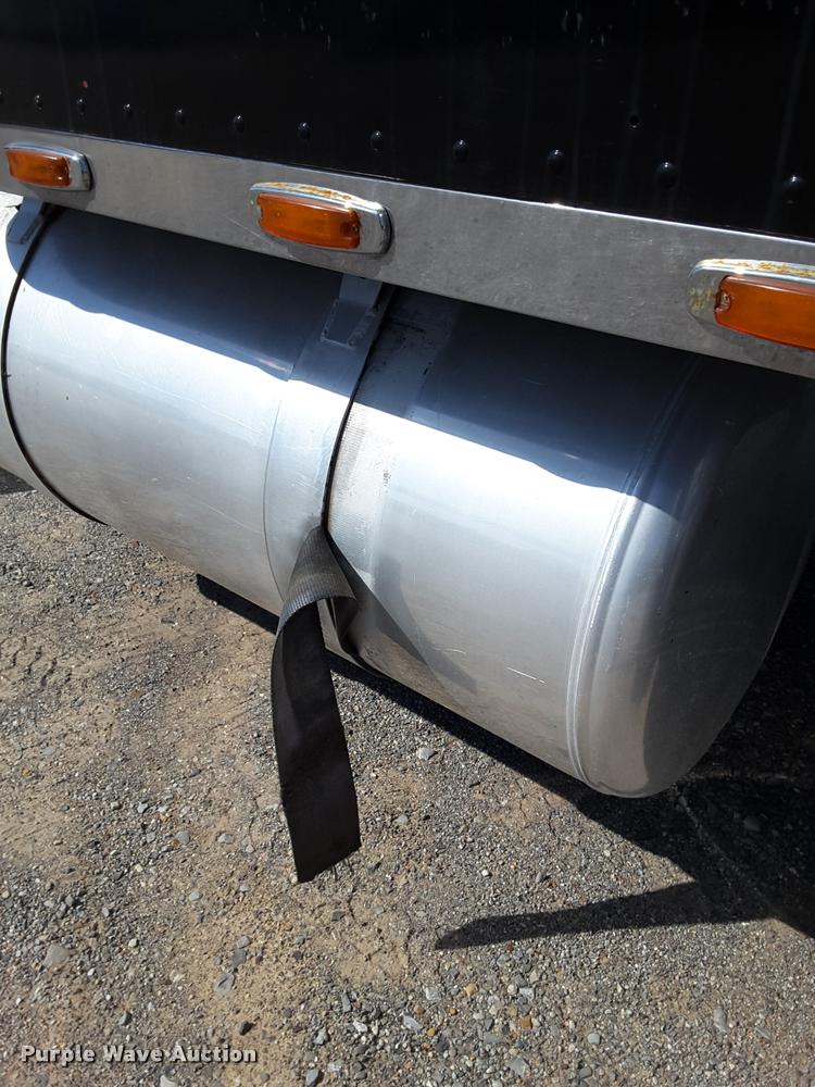 image for item DA6014 1996 Peterbilt 379 semi truck