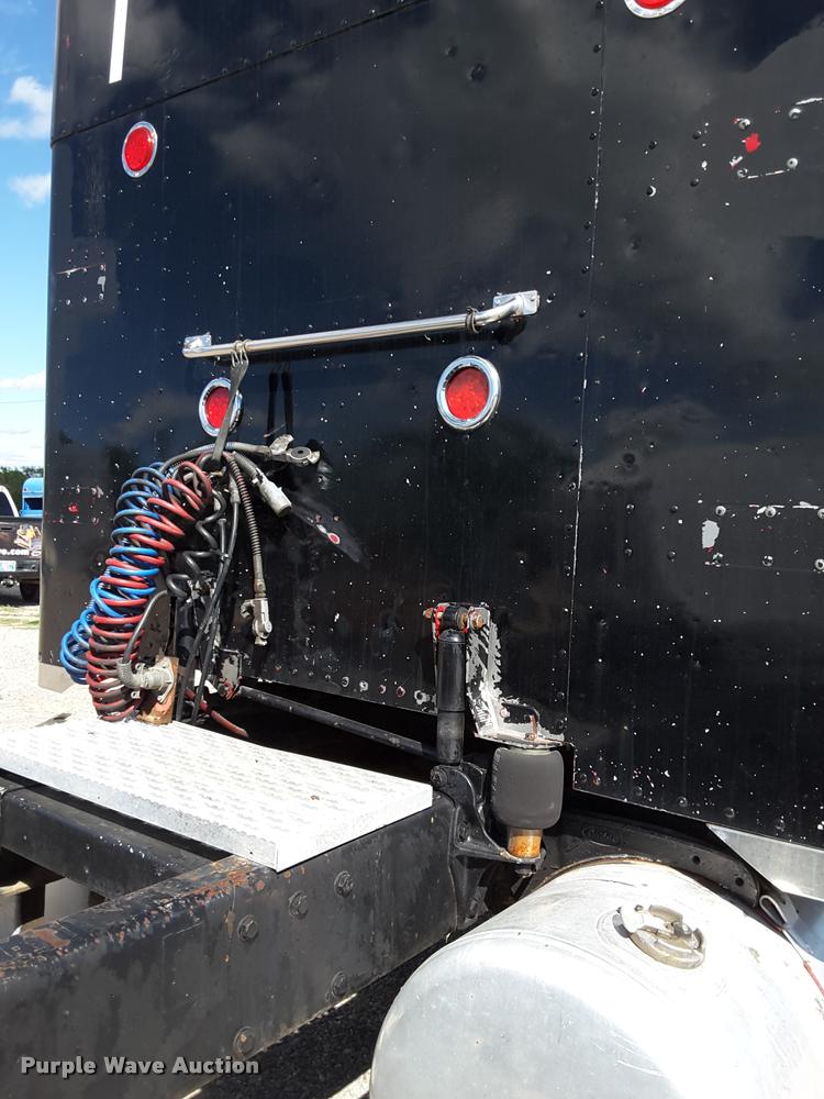 image for item DA6014 1996 Peterbilt 379 semi truck