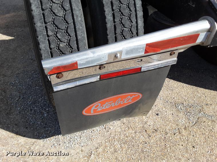 image for item DA6014 1996 Peterbilt 379 semi truck
