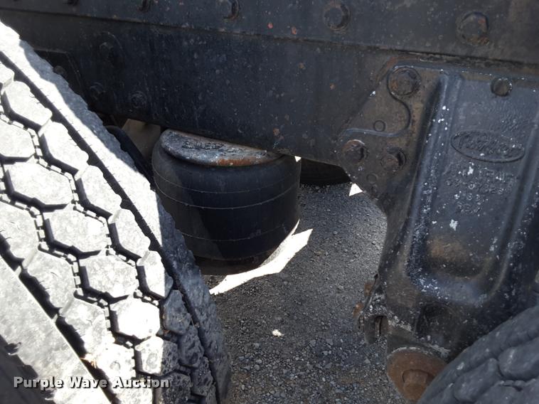 image for item DA6014 1996 Peterbilt 379 semi truck