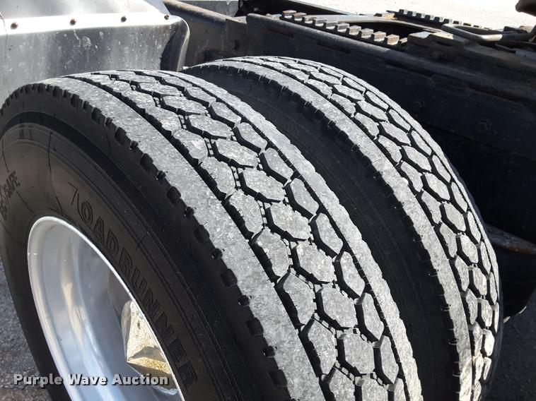 image for item DA6014 1996 Peterbilt 379 semi truck