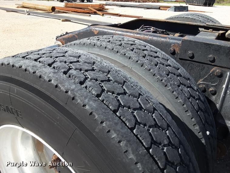 image for item DA6014 1996 Peterbilt 379 semi truck