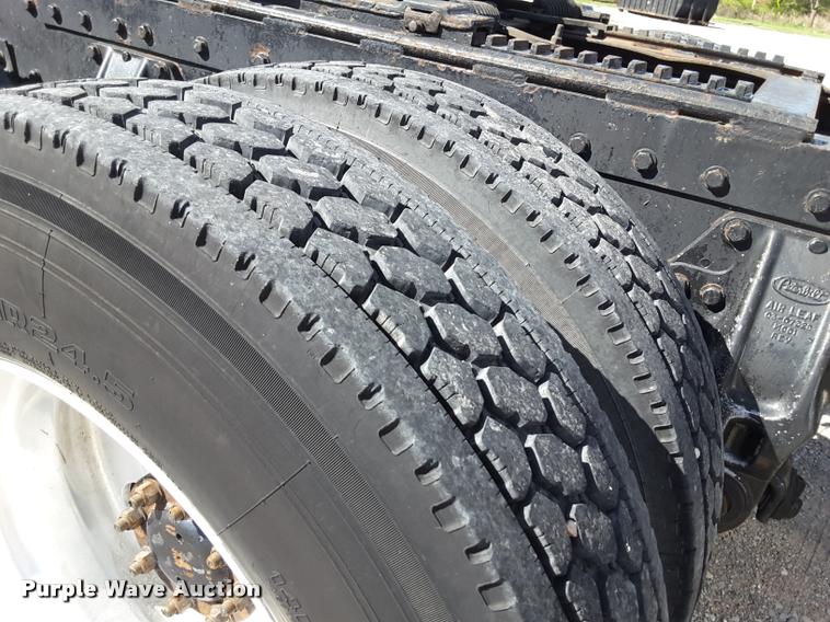 image for item DA6014 1996 Peterbilt 379 semi truck