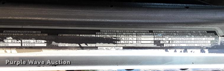 image for item DA6014 1996 Peterbilt 379 semi truck